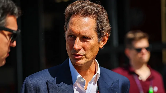 Будет убирать улицы и ухаживать за пожилыми людьми: суд наказал руководителя Ferrari