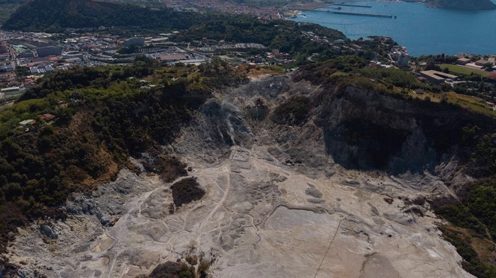 Эксперты бьют тревогу: самый большой вулкан Европы снова подает признаки жизни