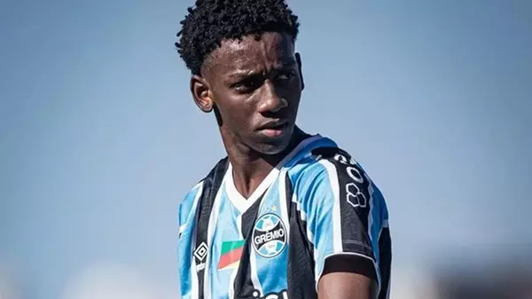 Шахтер нацелился на игрока, который был близок к Челси