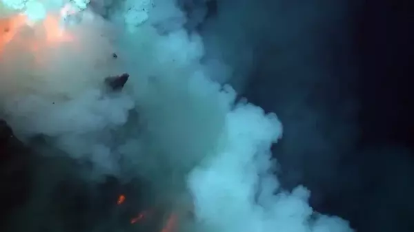 Большинство вулканов на Земле находятся под водой: почему они скрыты под толщей воды