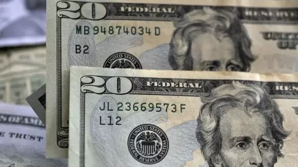 НБУ повысил курс доллара после резкого снижения