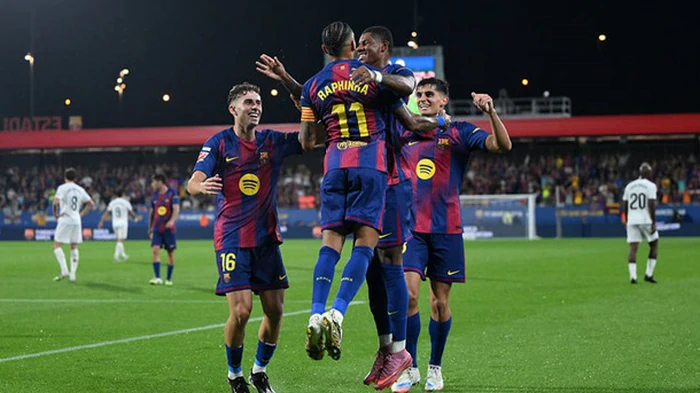 Барселона усилиями трех своих игроков забросала Валенсию шестью голами