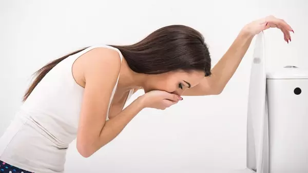 Постійна нудота: коли вона вказує на рак?