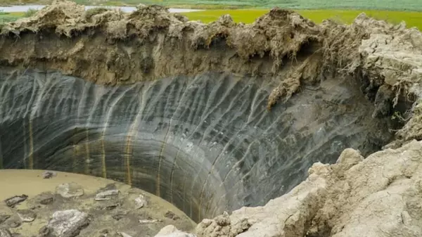 Сибирская тундра спонтанно взрывается: на поверхности остаются воронки глубиной до 50 метров