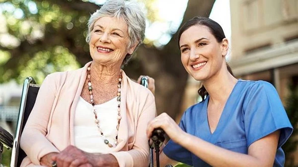 Приватний будинок для престарілих: чому це правильне рішення