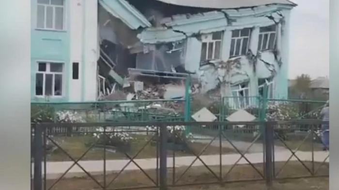 В России обрушились две школы