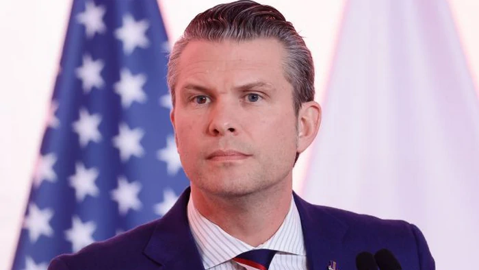 Почему Хегсет срочно созвал сотни генералов на совещание: Bloomberg узнало причину