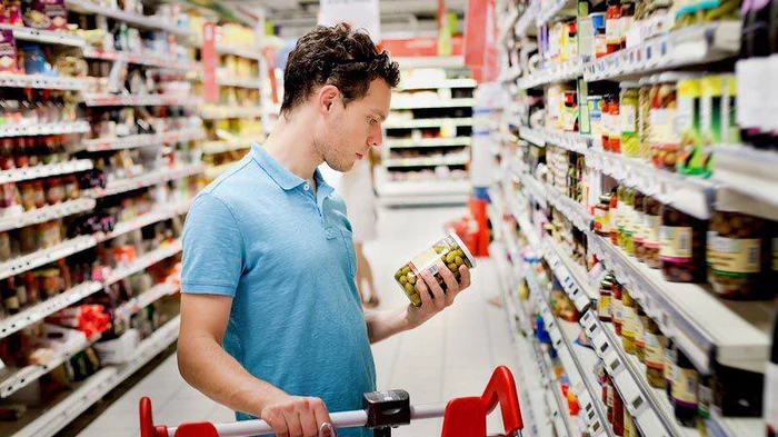Производители продуктов подняли цены почти на 20%: что в Украине дорожает быстрее