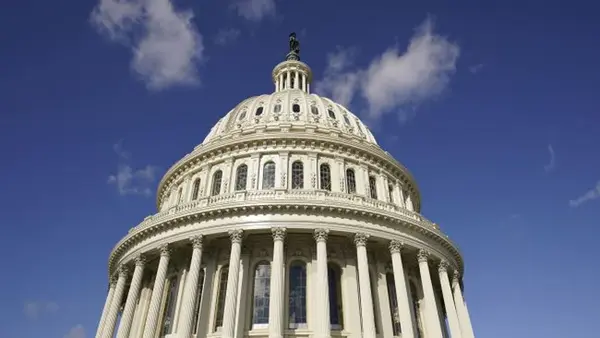 Белый дом пригрозил массовыми увольнениями в случае «шатдауна», — CNN