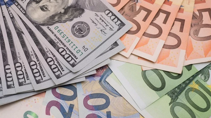 Доллар упал до минимума с начала сентября