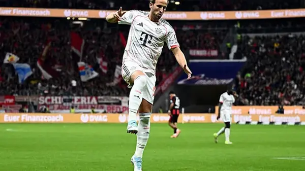 Форвард Баварии Кейн переписал историю Бундеслиги