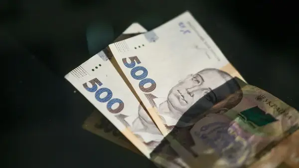 НБУ повышает курс доллара второй день подряд