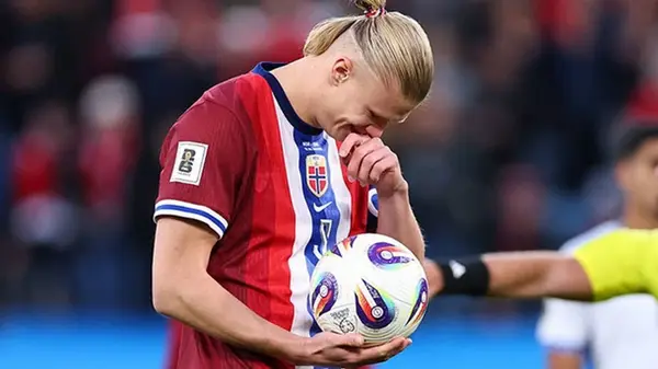 Холанд установил мировой рекорд благодаря хет-трику