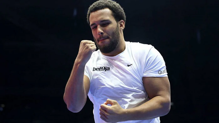 Экс-чемпион мира: Итаума пока не готов к бою с Усиком