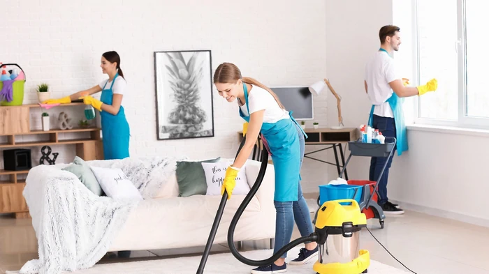 Как выбрать клининговую компанию без ошибок: полный гайд для осторожного клиента