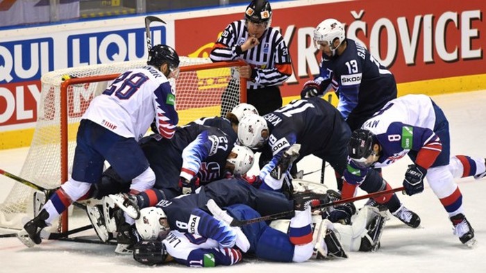 Сборная Британии дала бой США на чемпионате мира по хоккею