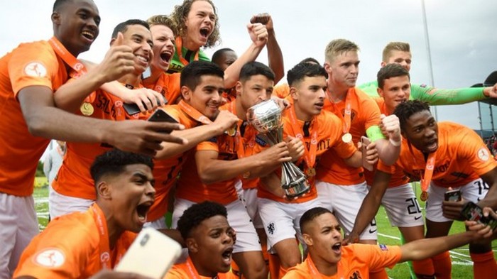 Сборная Голландии стала чемпионом Европы по футболу