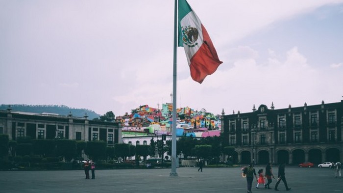 В Мехико продолжили режим экологической тревоги из-за сильного загрязнения воздуха