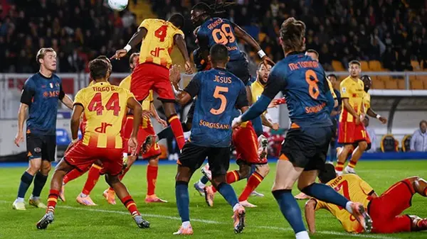 Наполи минимально победила Лечче на выезде