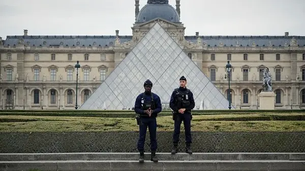 Задержаны воры, ограбившие Лувр — СМИ