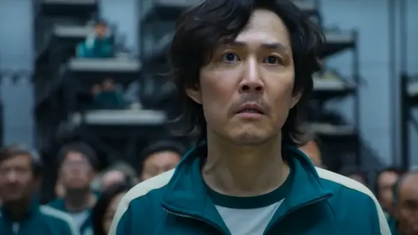 50-летняя женщина поверила, что ее любимый — звезда «Игры в кальмара», и потеряла состояние (фото)