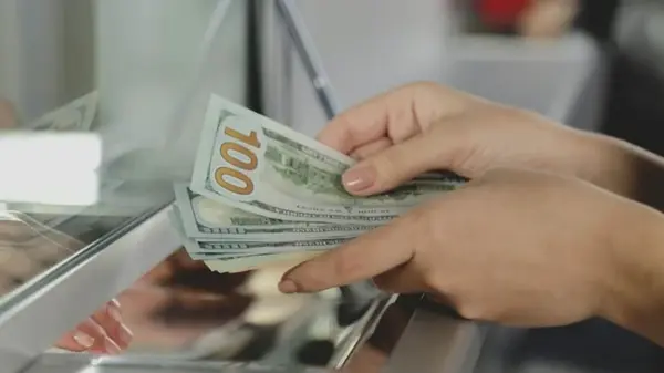 НБУ снова ослабил доллар: каким будет курс с начала следующей недели