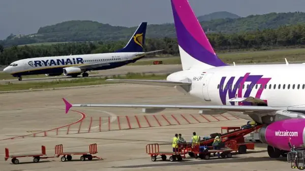 Крупнейшие аэропорты США сокращают количество рейсов из-за шатдауна, - Reuters