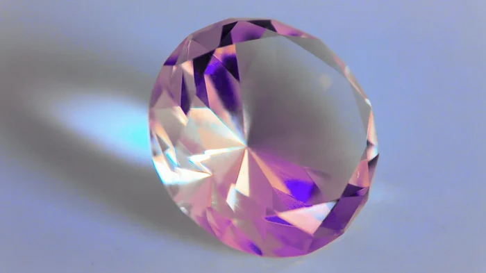 Алмаз – больше не эталон: найден кристалл, который превзошел драгоценный камень