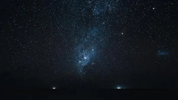 Почему небо на Земле голубого цвета, а в космосе — черного: ответ вас удивит