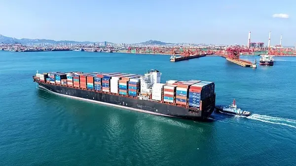 Китай приостановил на год портовые сборы для судов США