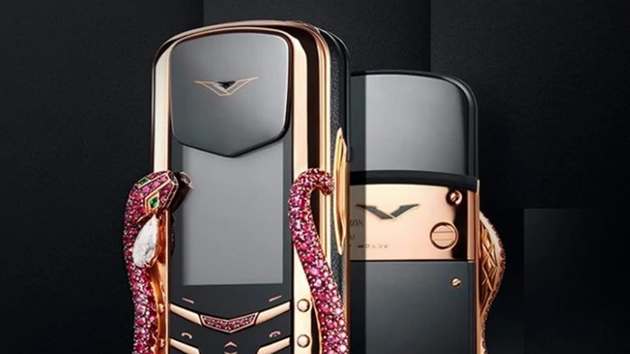 До 500 тысяч долларов за кнопочный телефон: почему устройства Vertu такие дорогие