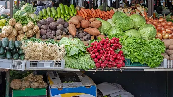 Картофель и томаты дешевеют, огурцы — дорожают: что и сколько стоит в Украине сейчас