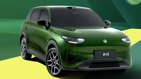 Может появиться в Украине: Stellantis показал электрокроссовер за $14 000 (фото)