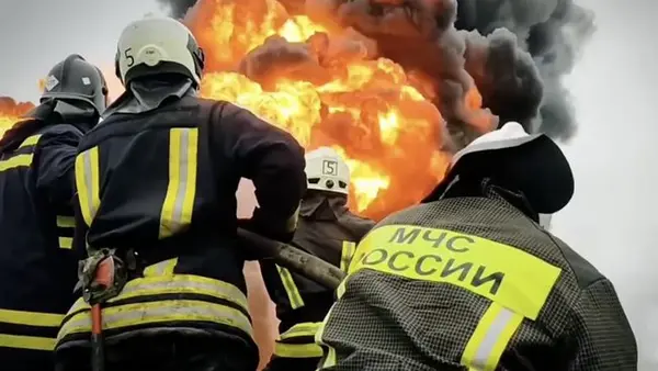 В пригороде Омска взорвалась газовая труба: возник масштабный пожар