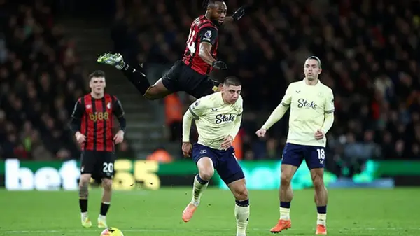 Эвертон с Миколенко в составе вырвал победу у Борнмута