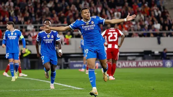 Молниеносный хет-трик: Мбаппе ворвался в историю ЛЧ