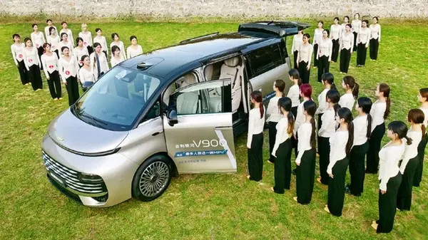 В минивэн Geely поместилось 42 человека — это новый мировой рекорд (видео)