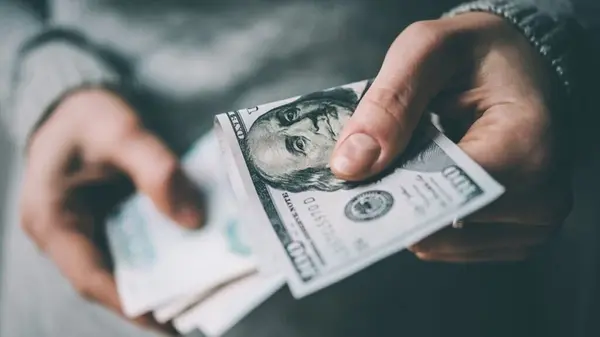 Доллар показал худшие показатели недели за последние четыре месяца, — Reuters