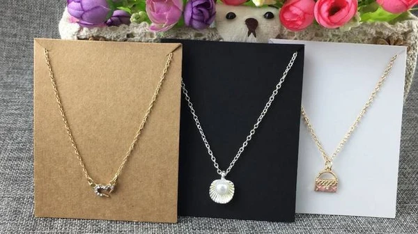 Какие ювелирные украшения можно выбрать на подарок: удачные идеи