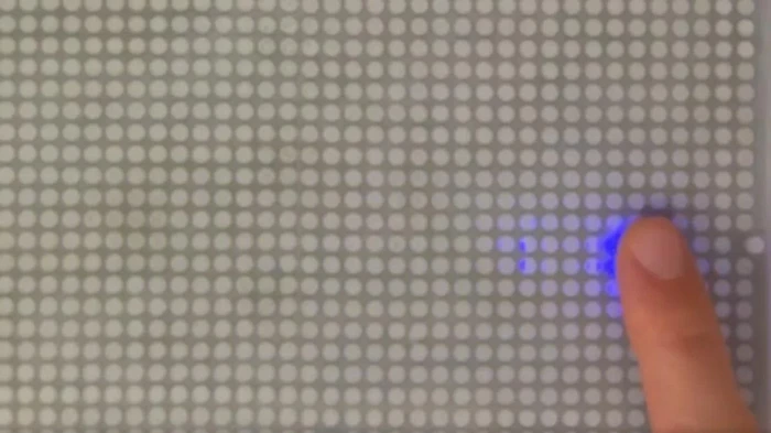 Инженеры создали первый в мире экран, картинку на котором можно потрогать