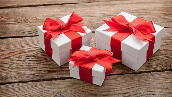 Новый год влетит в копеечку: сколько украинцы планируют потратить на подарки