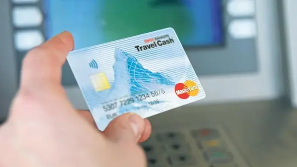 Універсальний платіжний інструмент: огляд карток від глобального бренда