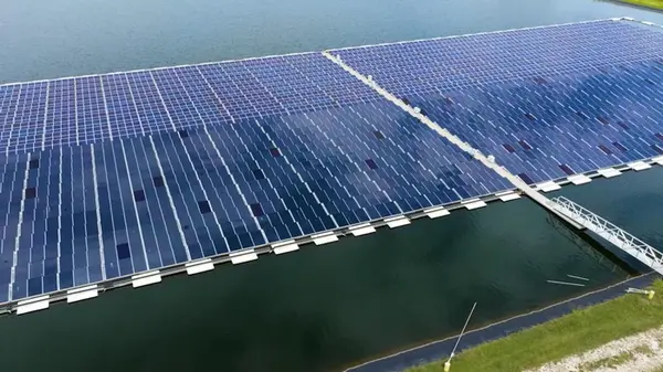 В мире тренд на плавучие солнечные панели, но ученые указали на опасность
