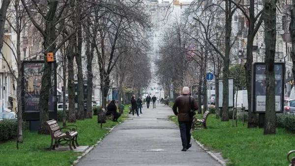 Тепло и почти без осадков: какой будет погода в Украине завтра и когда придет похолодание