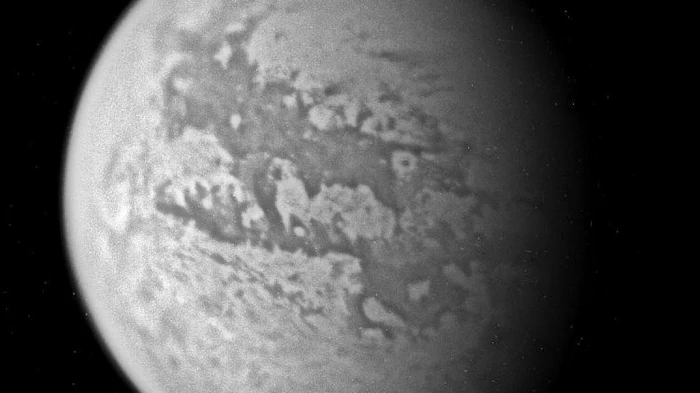 Идеальное место для внеземной жизни: на Титане обнаружили теплые «карманы» с водой