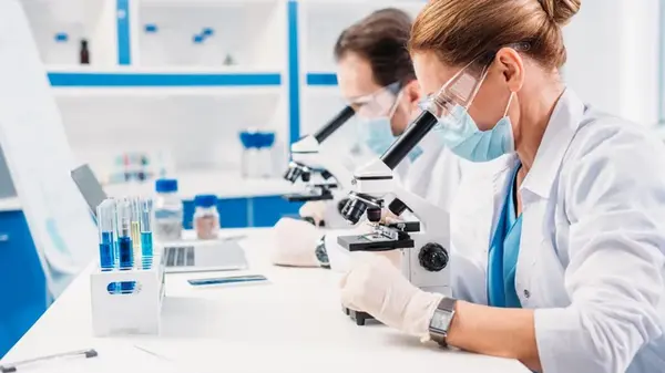 Ученые заявили о прорыве в лечении рака: опухоли уничтожают крошечные металлические частицы