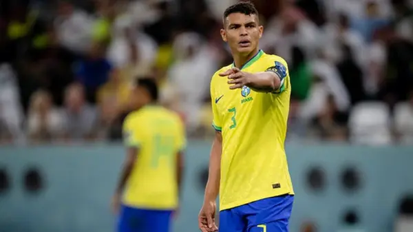 Официально: Тьяго Силва снова будет играть в Европе