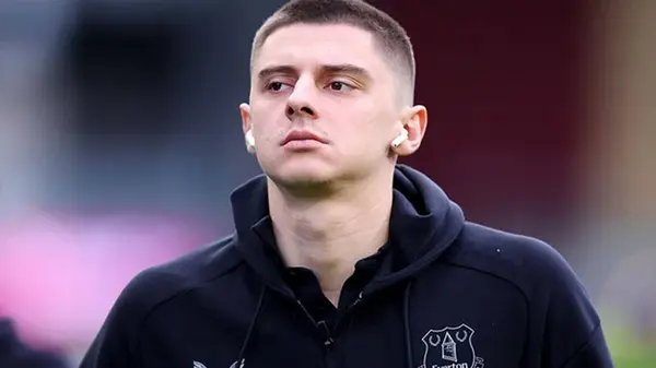 Галатасарай острит глаза на украинца Миколенко