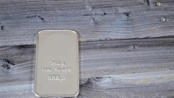 Серебро достигло нового максимума в $80