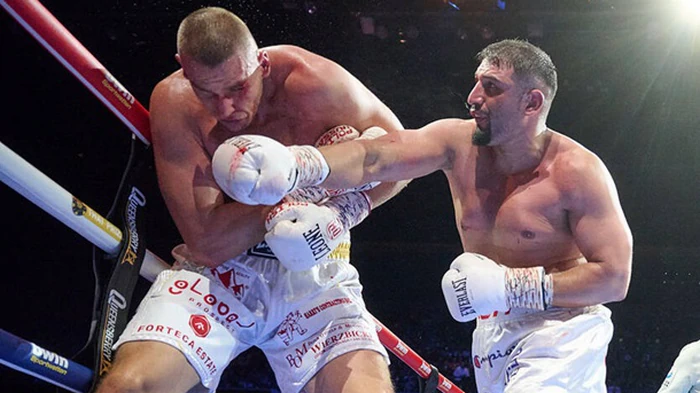 Кабайел быстро нокаутировал Кныбу и завершил бой досрочно